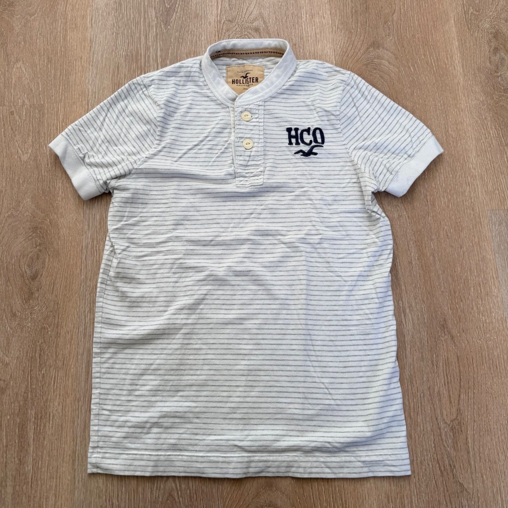 Hollister‎ Striped Henley Shirt Mens Large White Grey Short Sleeve Y2K Logo